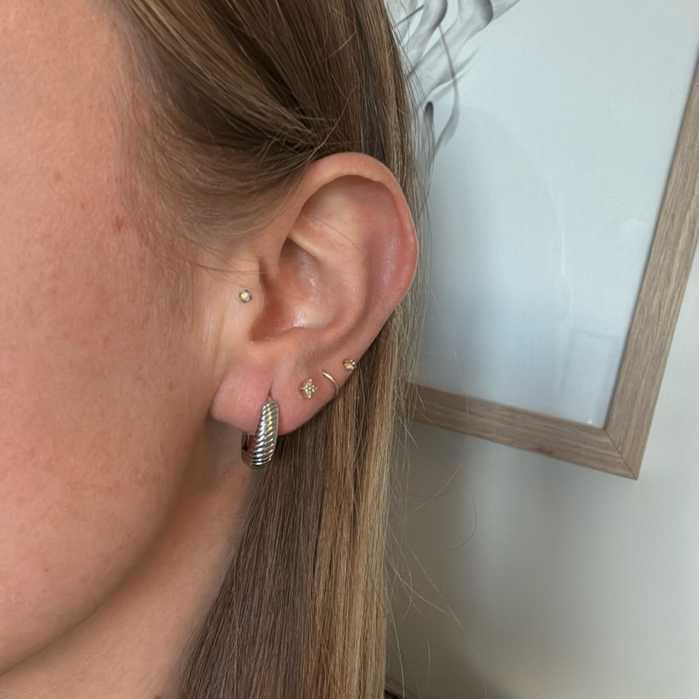 silver chunky small hoop earrings hoops huggie baguette ribbed